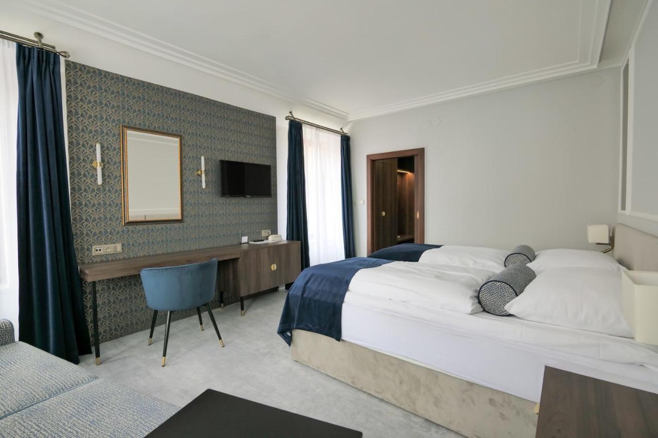 Hotel Zlata Hvezda リトミシュル エクステリア 写真