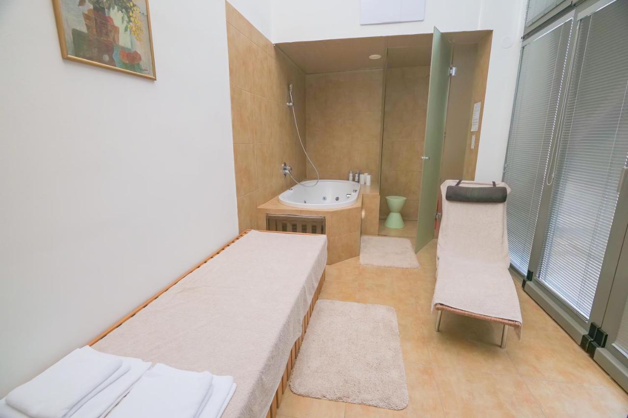 Hotel Zlata Hvezda リトミシュル エクステリア 写真
