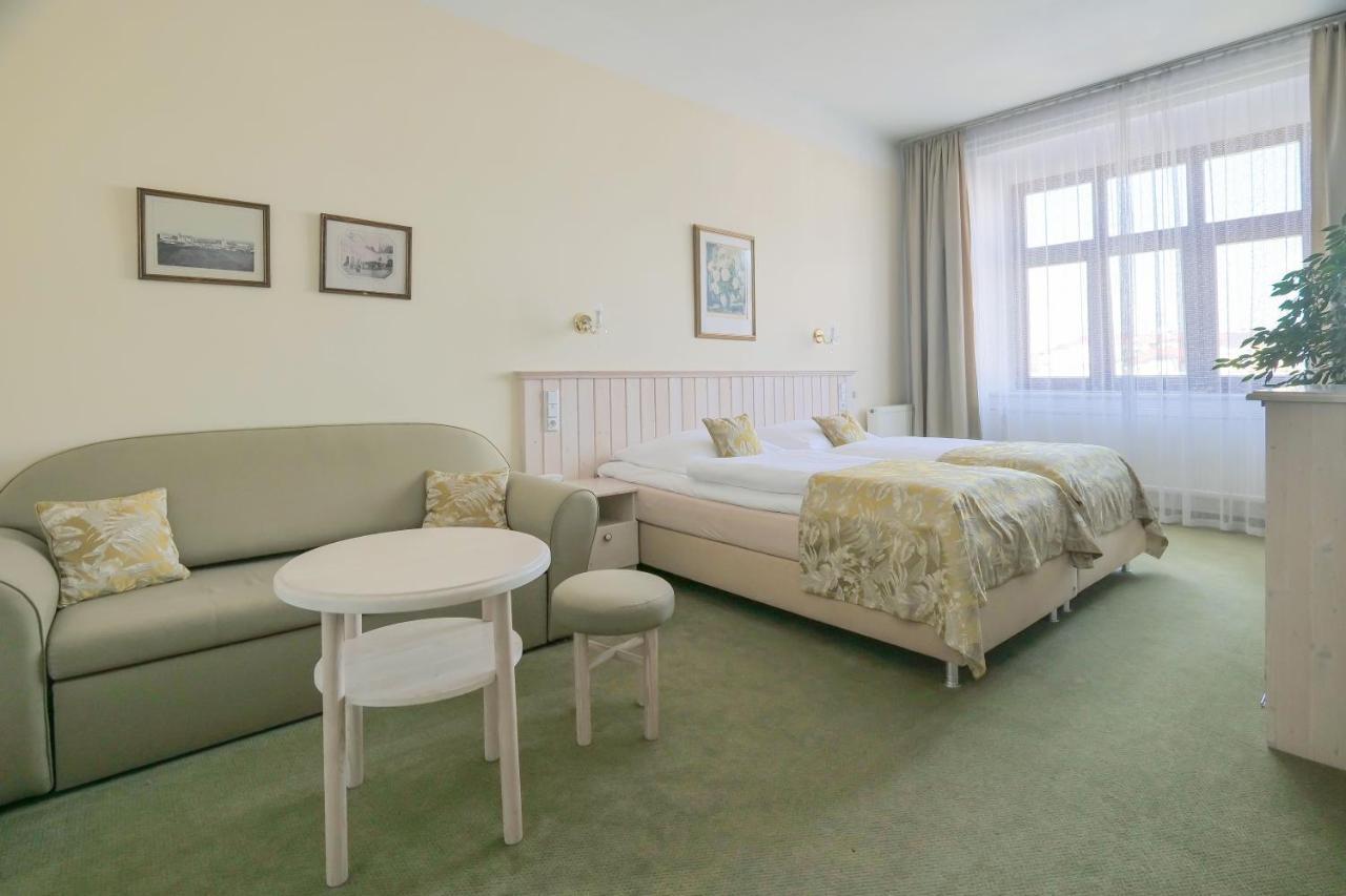 Hotel Zlata Hvezda リトミシュル エクステリア 写真