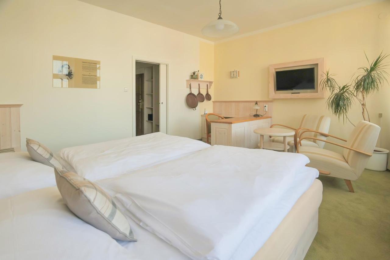 Hotel Zlata Hvezda リトミシュル エクステリア 写真
