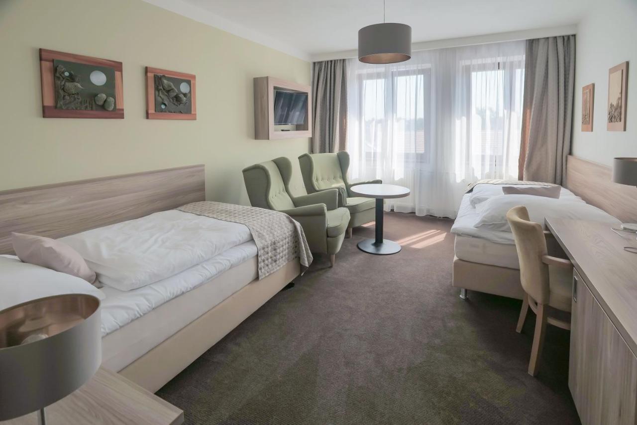 Hotel Zlata Hvezda リトミシュル エクステリア 写真
