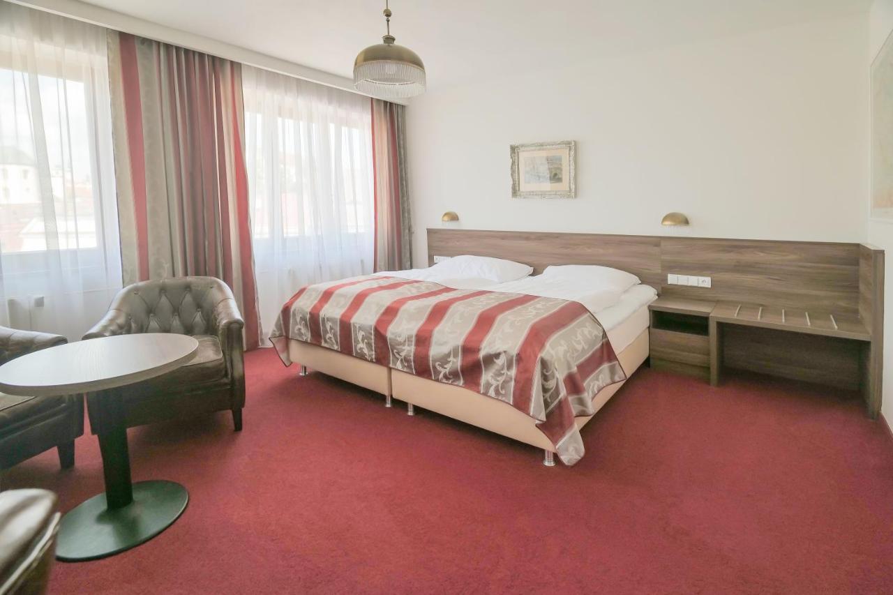 Hotel Zlata Hvezda リトミシュル エクステリア 写真