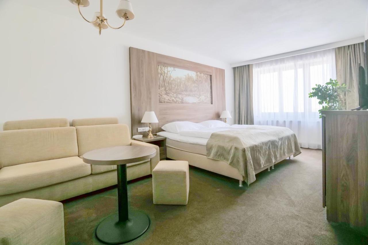 Hotel Zlata Hvezda リトミシュル エクステリア 写真