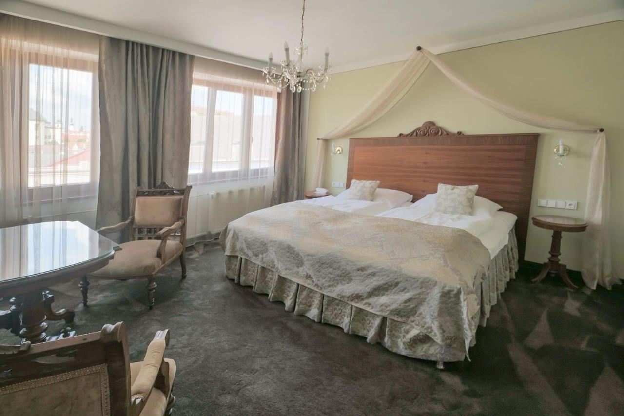 Hotel Zlata Hvezda リトミシュル エクステリア 写真
