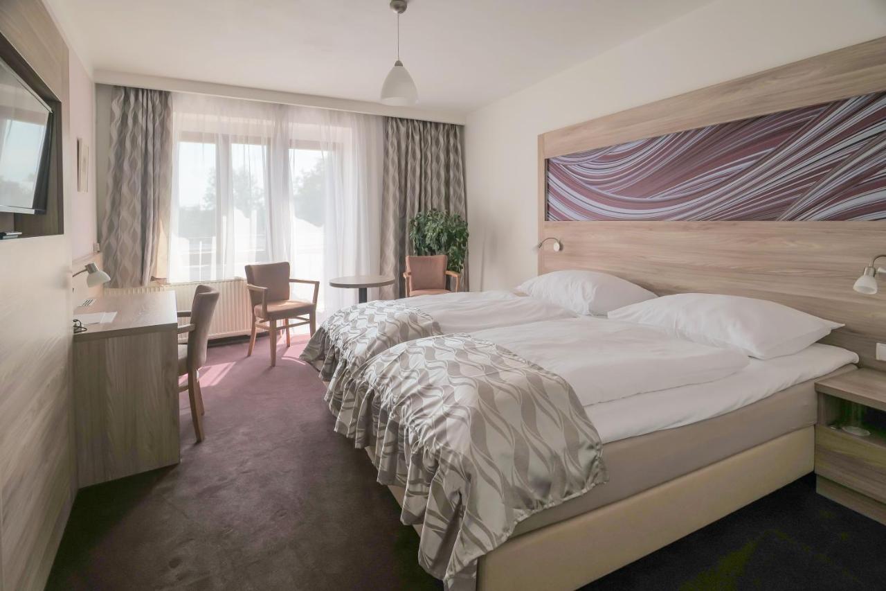 Hotel Zlata Hvezda リトミシュル エクステリア 写真