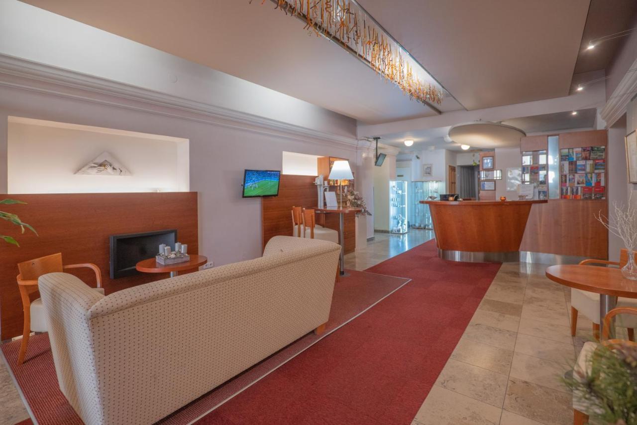 Hotel Zlata Hvezda リトミシュル エクステリア 写真